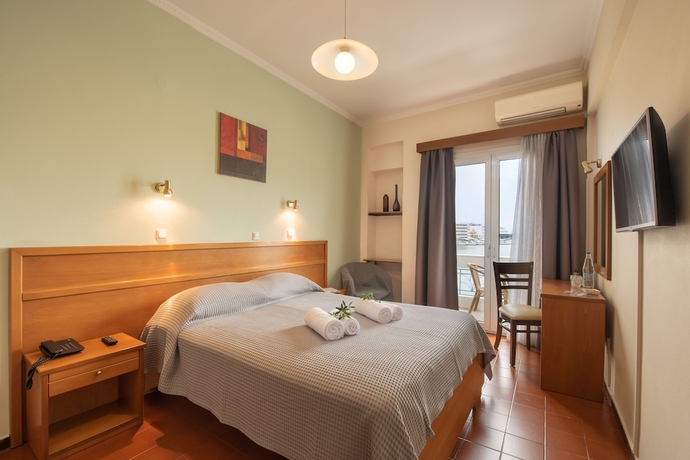 Imagen de la habitación del Hotel Lesvion. Foto 8