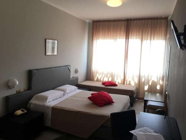 Imagen de la habitación del Hotel Letizia, Follonica. Foto 5