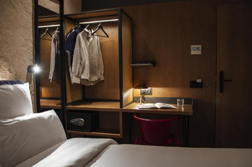 Imagen de la habitación del Hotel Letoh Letoh San Sebastián. Foto 19