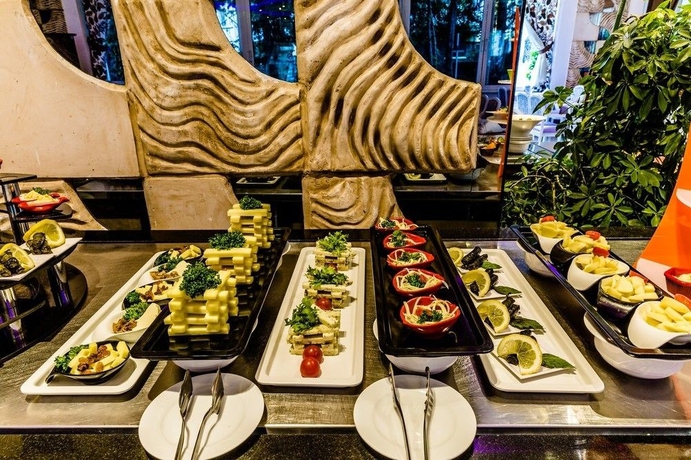 Imagen del bar/restaurante del Hotel Letoile Beach. Foto 3