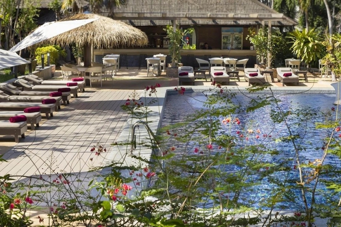 Imagen de la piscina del Hotel Let's Hyde Pattaya Resort and Villas. Foto 19