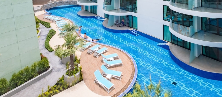 Imagen general del Hotel LetsPhuket Twin Sands Resort and Spa. Foto 1