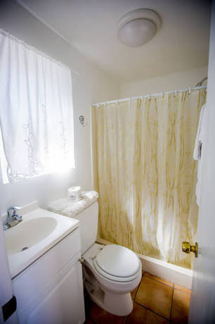 Imagen de la habitación del Hotel Leucadia Beach Inn. Foto 13