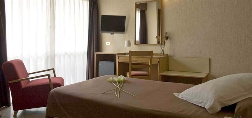 Imagen de la habitación del Hotel Leuka. Foto 10