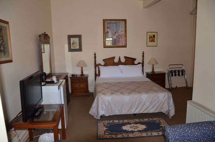 Imagen de los exteriores del Hotel Leura House. Foto 11