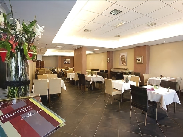 Imagen del bar/restaurante del Hotel L'europe, Marvejols. Foto 2