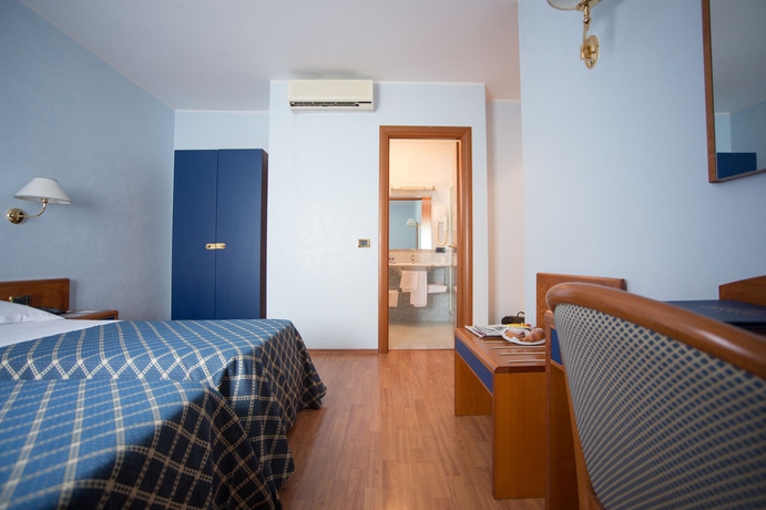 Imagen de la habitación del Hotel Levante, Fossacesia. Foto 13