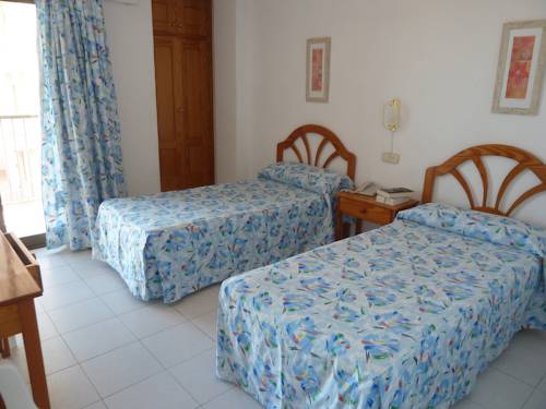 Imagen de la habitación del Hotel Levante, Guardamar del Segura. Foto 2