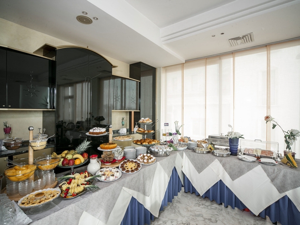 Imagen de los interiores del Hotel Levante, Rimini. Foto 15