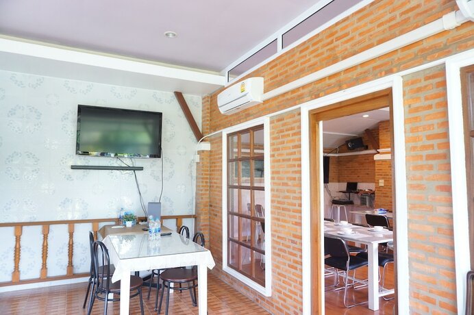 Imagen del bar/restaurante del Hotel Levante, Surat Thani. Foto 10