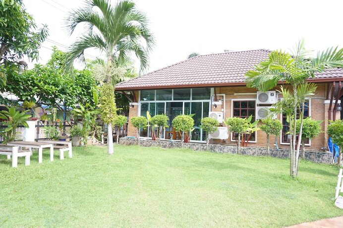 Imagen del bar/restaurante del Hotel Levante, Surat Thani. Foto 12