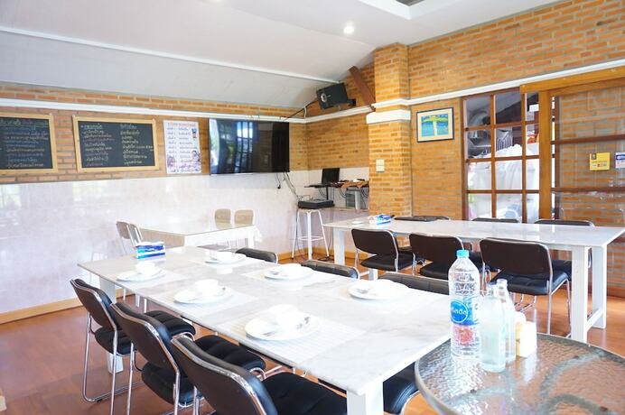 Imagen del bar/restaurante del Hotel Levante, Surat Thani. Foto 15