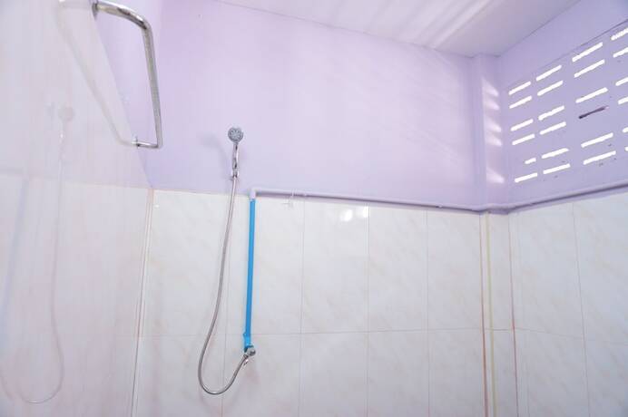 Imagen general del Hotel Levante, Surat Thani. Foto 1