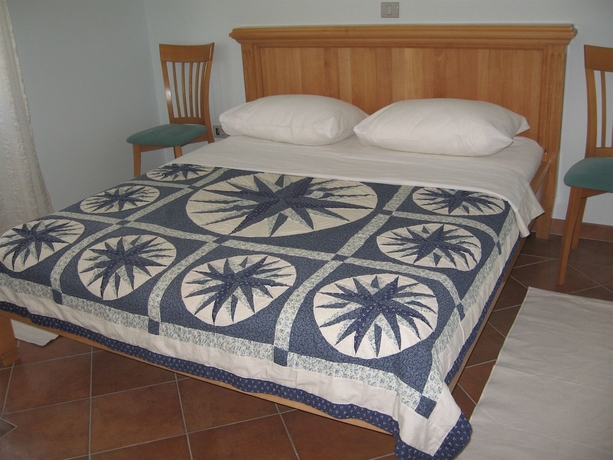 Imagen de la habitación del Hotel Levantin Inn. Foto 2