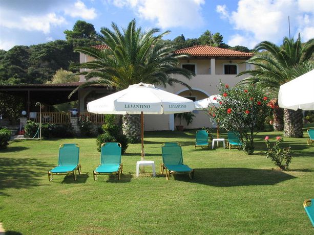 Imagen de los exteriores del Hotel Levantino Studios. Foto 10