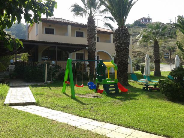 Imagen de los exteriores del Hotel Levantino Studios. Foto 13