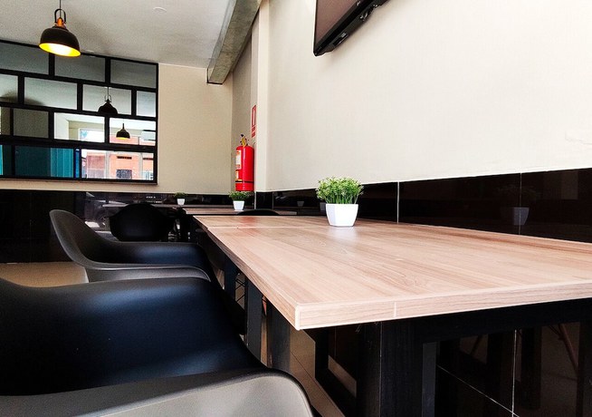 Imagen del bar/restaurante del Hotel Leveint Executive. Foto 1
