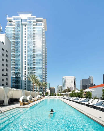 Imagen de la piscina del Hotel Level Los Angeles Downtown - South Olive. Foto 15