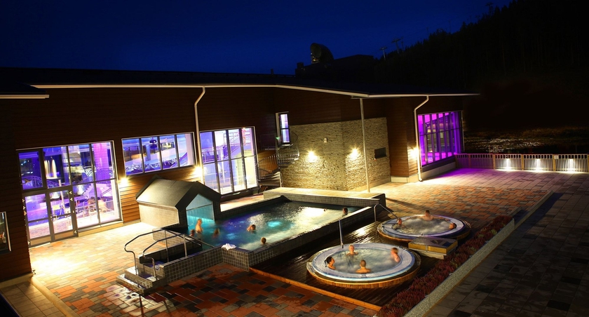 Imagen de la piscina del Hotel Levi Spa. Foto 11