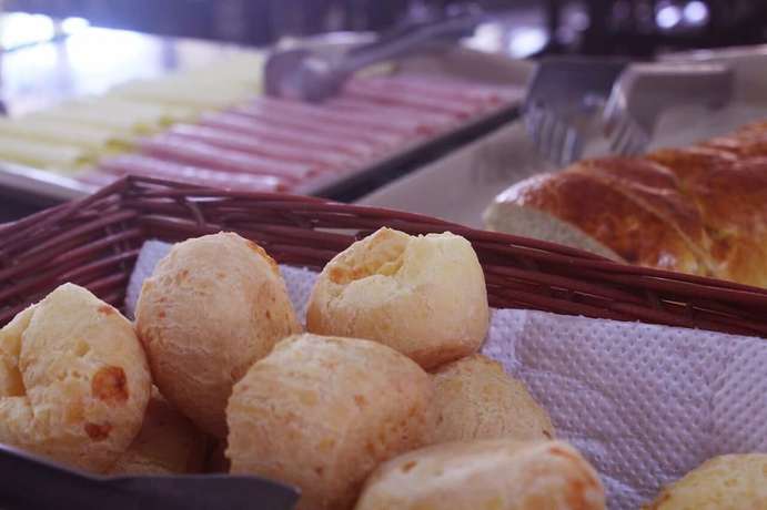 Imagen del bar/restaurante del Hotel Leviv Praia. Foto 5