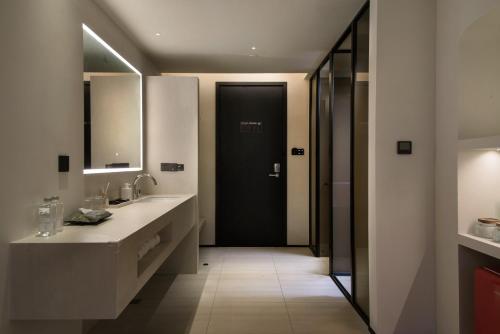 Imagen de la habitación del Hotel Lex River View. Foto 16