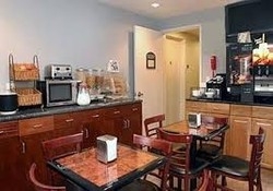 Imagen del bar/restaurante del Hotel Lexington Inn Brooklyn. Foto 2