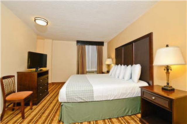 Imagen general del Hotel Lexington Inn & Suites. Foto 1