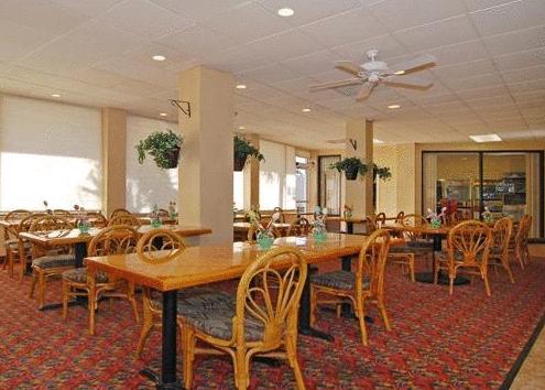 Imagen general del Hotel Lexington Inn & Suites. Foto 9
