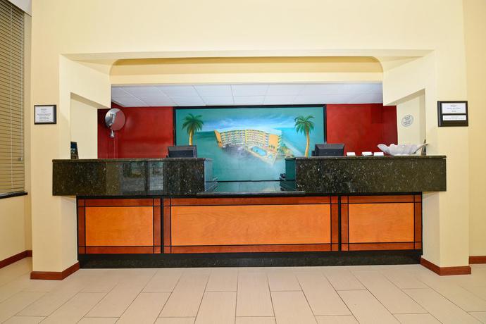 Imagen general del Hotel Lexington Inn & Suites. Foto 10