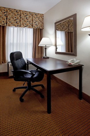 Imagen de la habitación del Hotel Lexington Inn and Suites. Foto 5