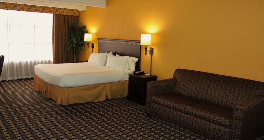 Imagen de la habitación del Hotel Lexington Inn and Suites. Foto 7