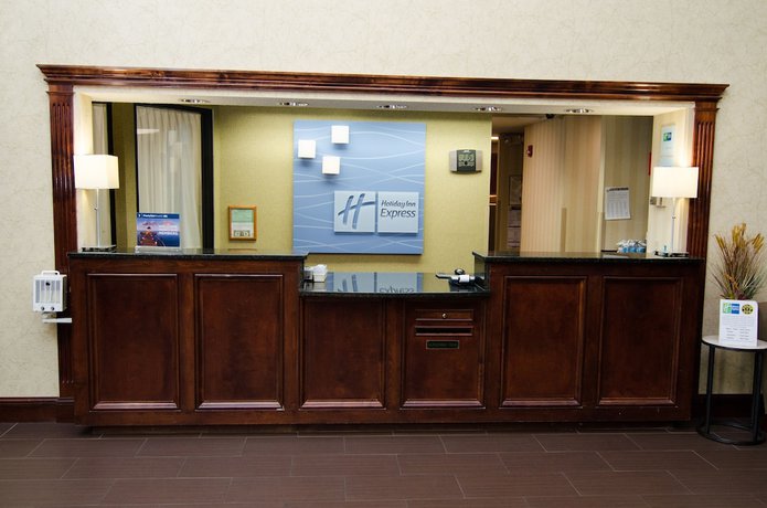 Imagen de los interiores del Hotel Lexington Inn and Suites. Foto 14