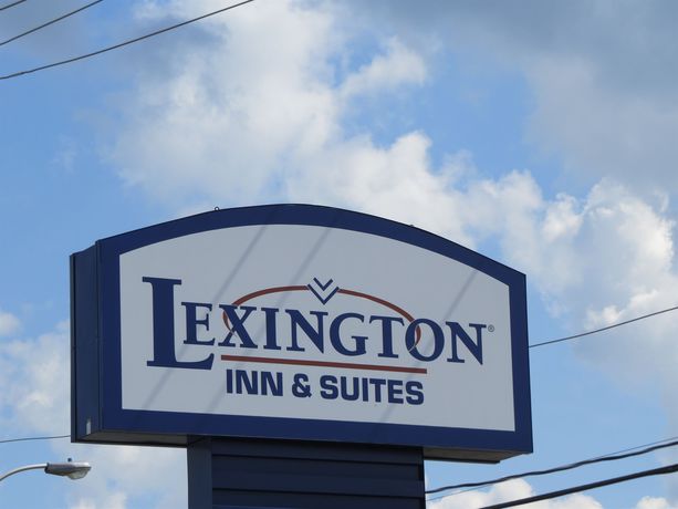 Imagen de la habitación del Hotel Lexington Inn and Suites Windsor. Foto 8