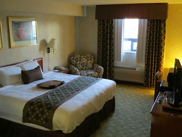 Imagen de la habitación del Hotel Lexington Inn and Suites Windsor. Foto 12