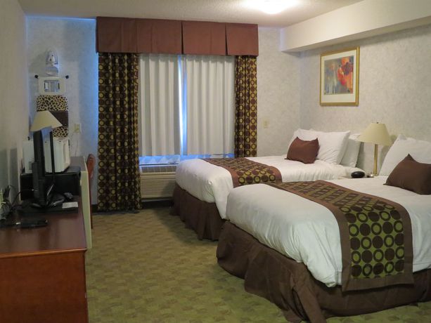 Imagen de los exteriores del Hotel Lexington Inn and Suites Windsor. Foto 14