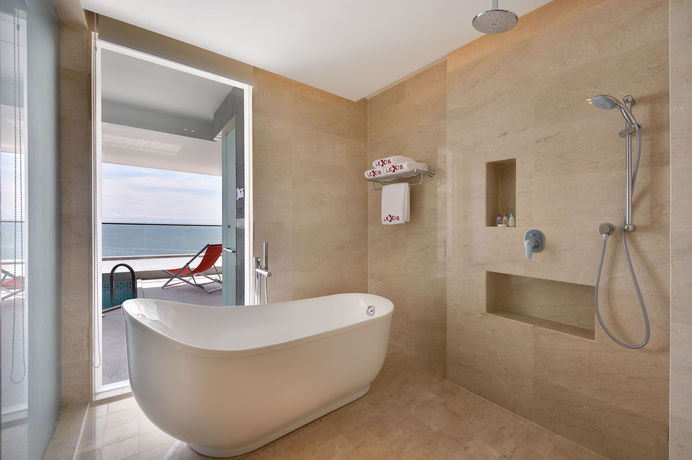 Imagen de la habitación del Hotel Lexis Suites Penang. Foto 8