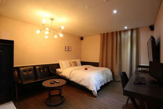 Imagen de la habitación del Hotel Lexy. Foto 13