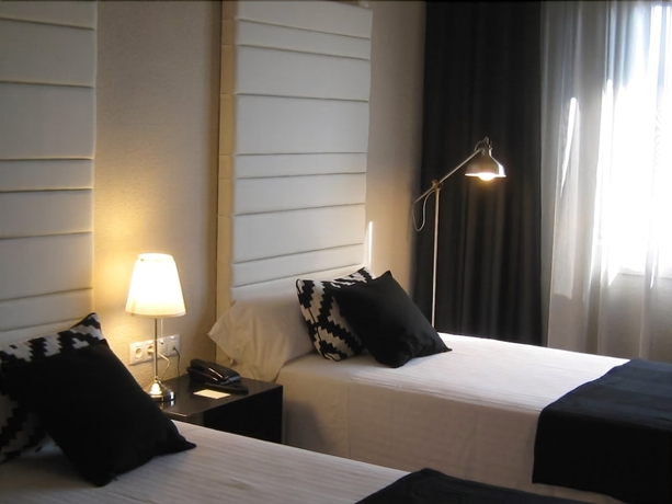 Imagen de la habitación del Hotel Leyre. Foto 4