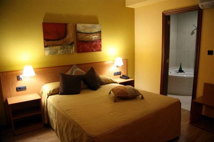 Imagen de la habitación del Hotel Leyton. Foto 7