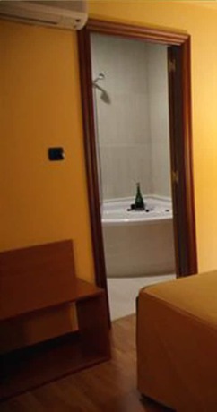 Imagen de la habitación del Hotel Leyton. Foto 9