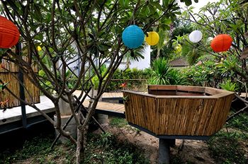 Imagen de la piscina del Hotel Lg Lemon Grass. Foto 16