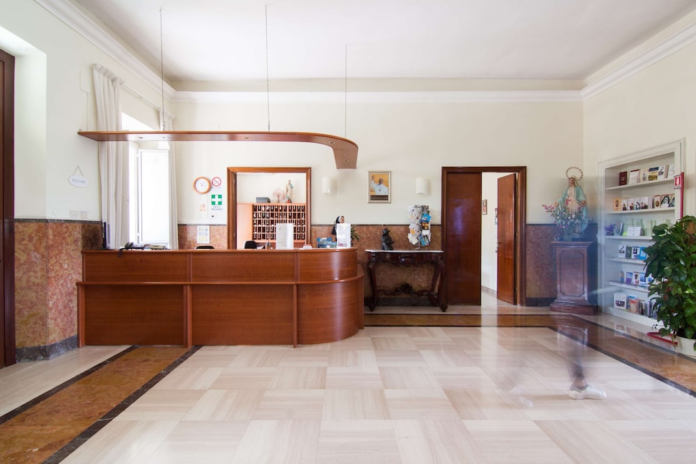 Imagen de los interiores del Hotel Lh Excel Roma Montemario. Foto 17