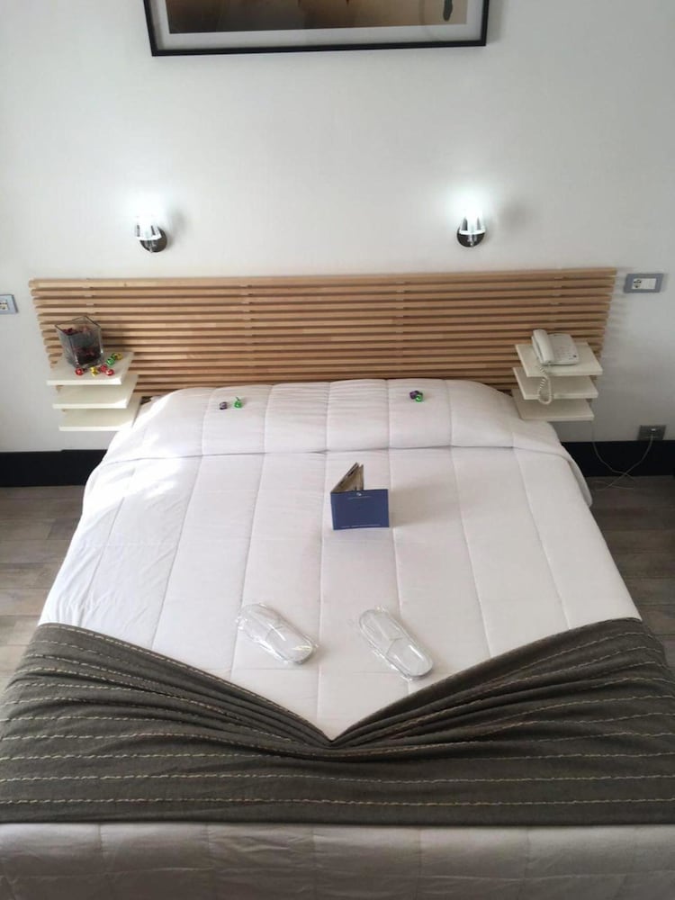 Imagen de la habitación del Hotel Lh Excel Roma Montemario. Foto 8