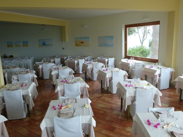 Imagen del bar/restaurante del Hotel Lh Pedraladda Resort. Foto 3