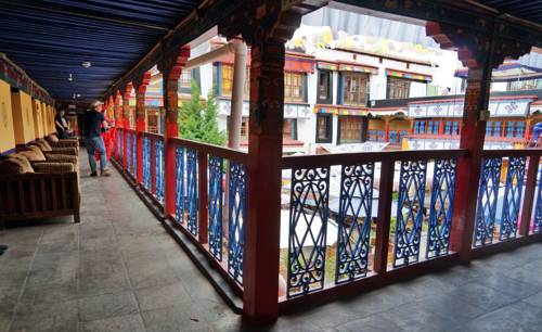 Imagen de la habitación del Hotel Lhasa Badacang. Foto 1