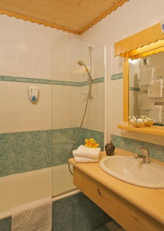 Imagen de la habitación del Hotel L'hermine Blanche. Foto 8