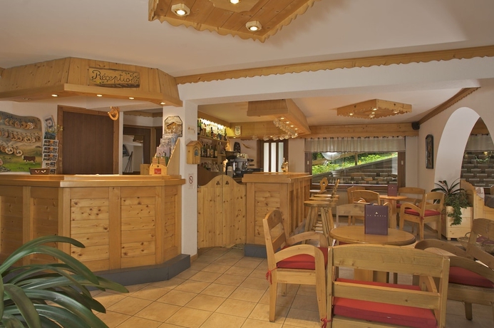 Imagen de los interiores del Hotel L'hermine Blanche. Foto 18