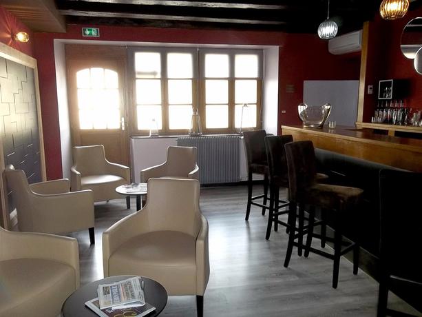 Imagen del bar/restaurante del Hotel L'hôtel D'arc. Foto 2