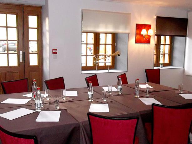 Imagen del bar/restaurante del Hotel L'hôtel D'arc. Foto 3