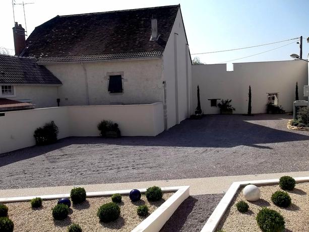 Imagen de los exteriores del Hotel L'hôtel D'arc. Foto 8